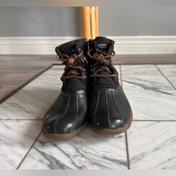 Sperry Girls Salt Water Boot, size 2 - Picture 4 of 4
